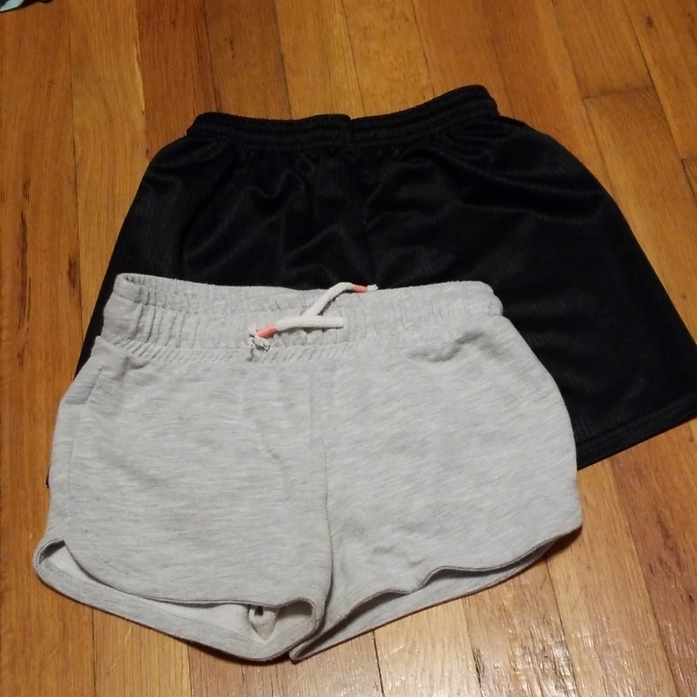 2 Girls shorts